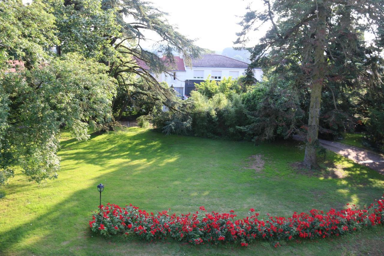 Le Chateau Des Tourelles En Vendee Frühstückspension *