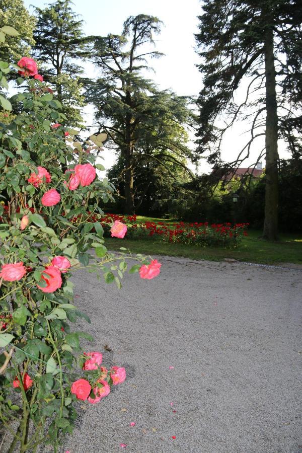 Le Chateau Des Tourelles En Vendee *