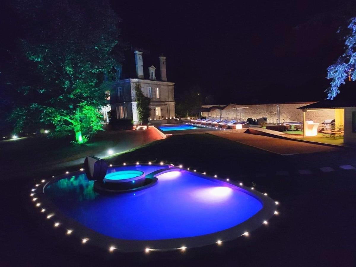 Frühstückspension Le Chateau Des Tourelles En Vendee *