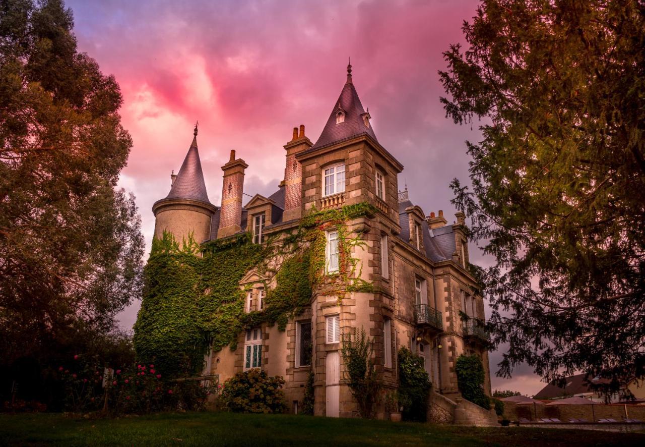 Le Château Des Tourelles En Vendée La Gaubretiere