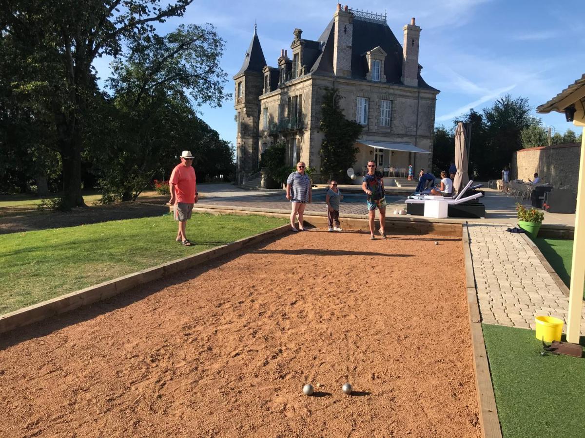 Le Chateau Des Tourelles En Vendee *