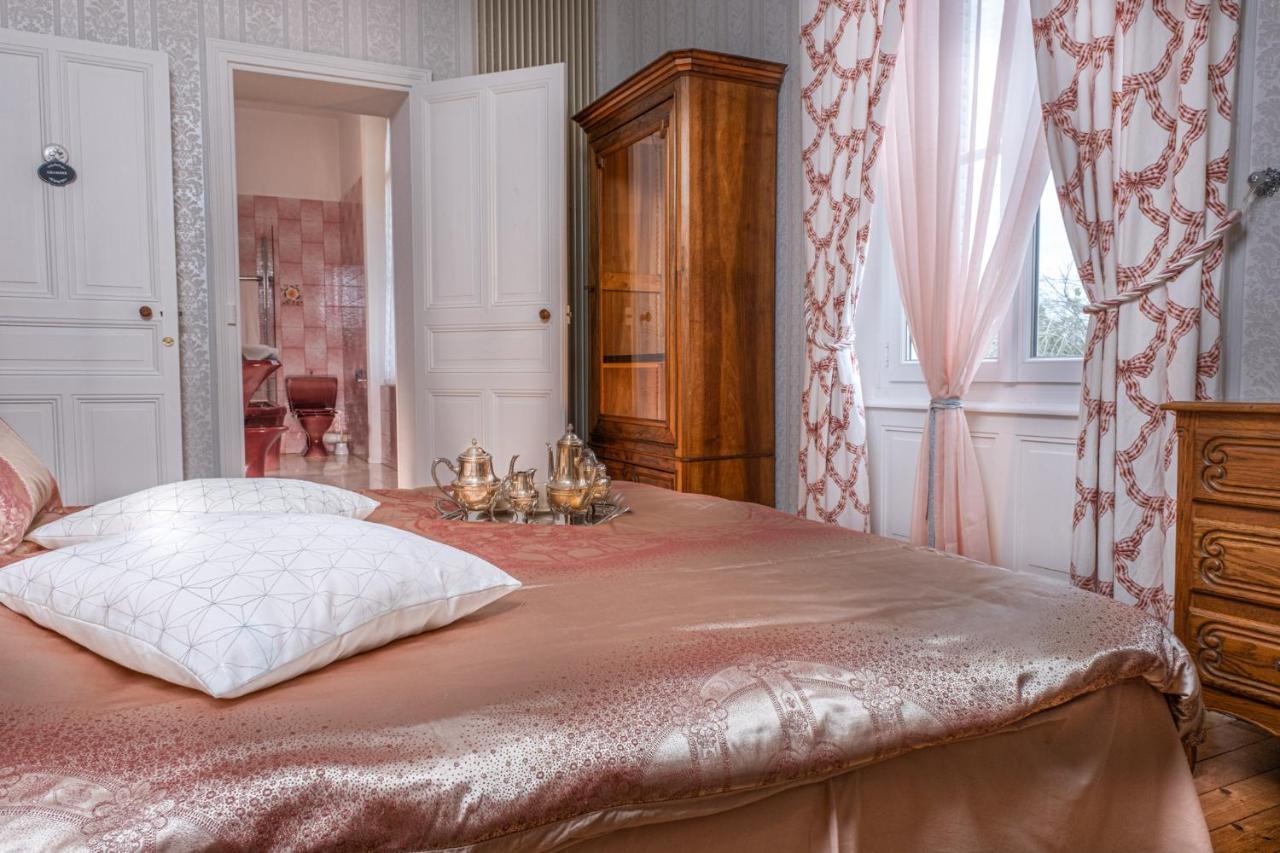 Le Château Des Tourelles En Vendée Couette-café