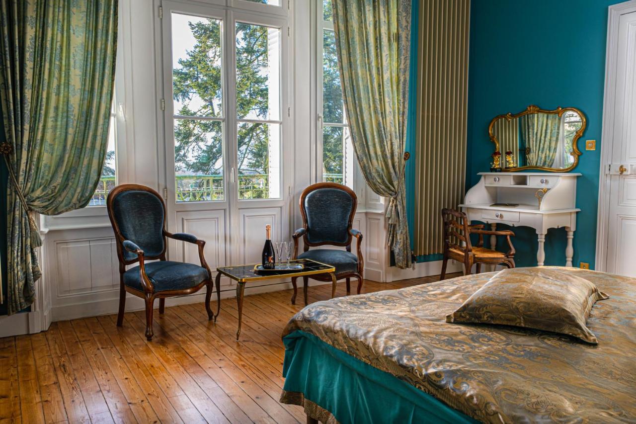 Couette-café Le Château Des Tourelles En Vendée
