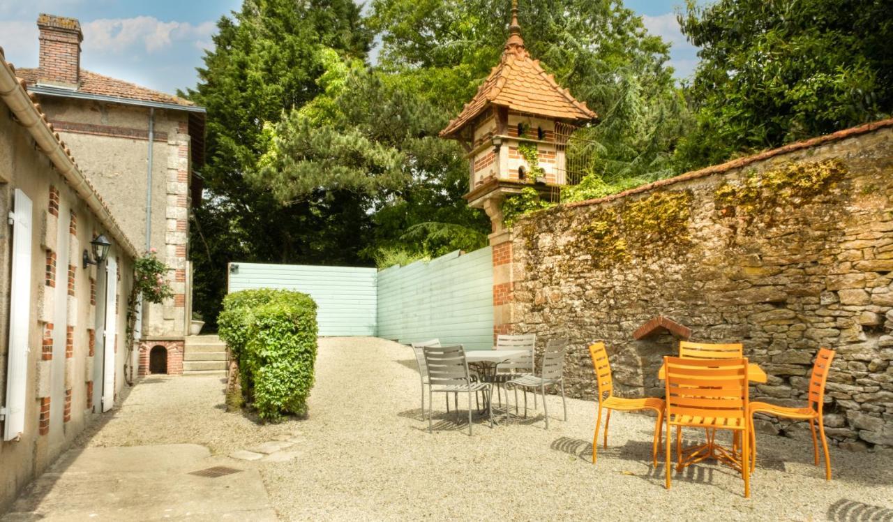 Le Chateau Des Tourelles En Vendee *