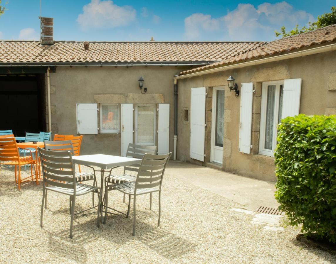 Le Chateau Des Tourelles En Vendee *